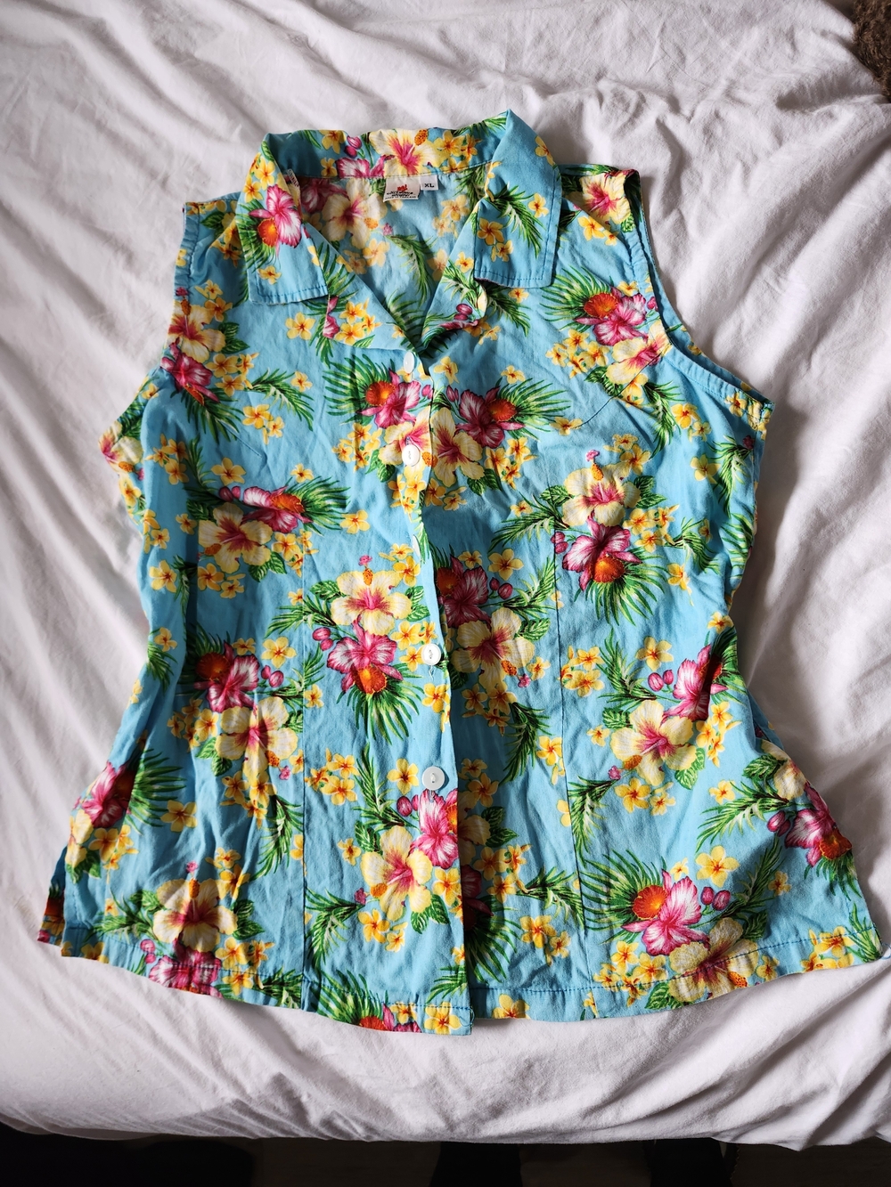 Vintage Tropical Hawaiian Hibiscus Button-Up Top